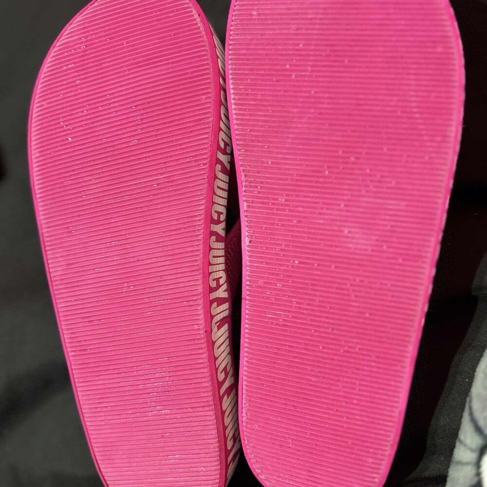 Juicy Couture Women's Sandals Fuchsia Hot Pink FlipFlops - Picture 4 of 4